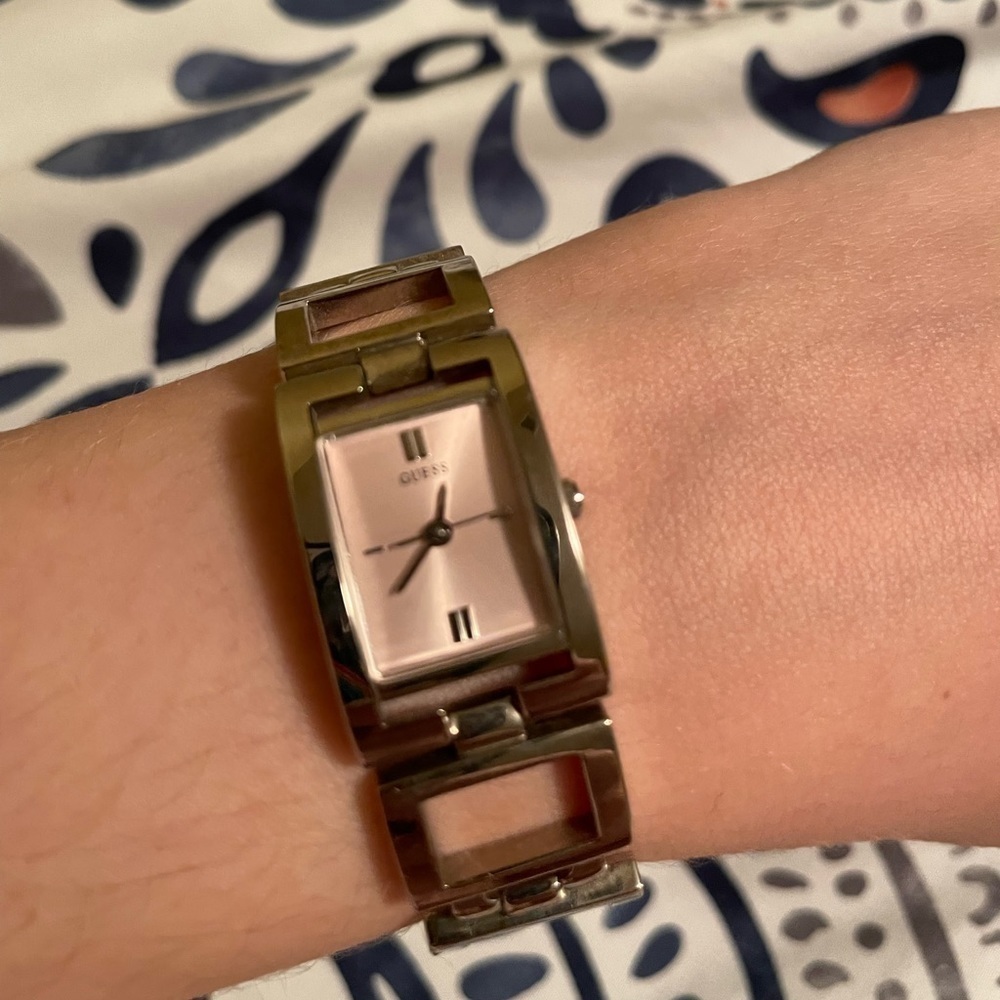 Silver Guess watch - Picture 6 of 6